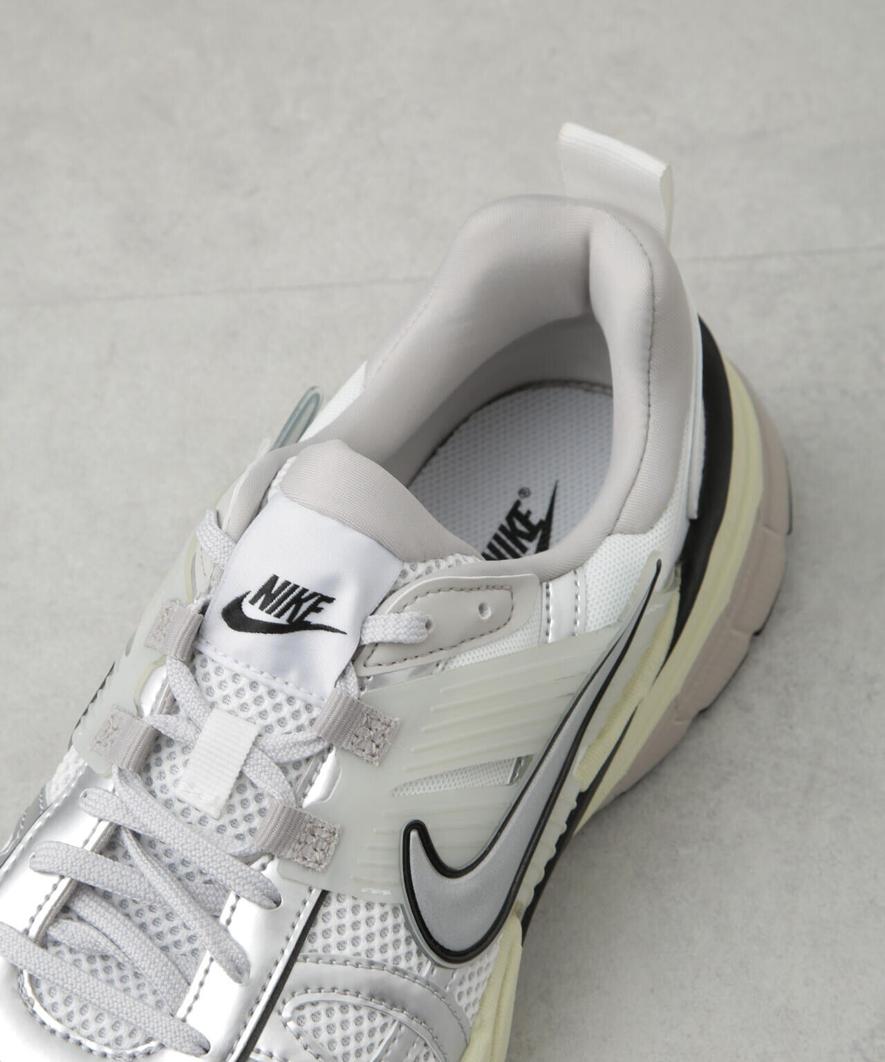 NIKE/NIKE V2K RUN 6705134233