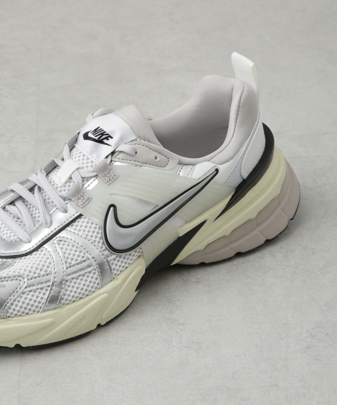 NIKE/NIKE V2K RUN 6705134233