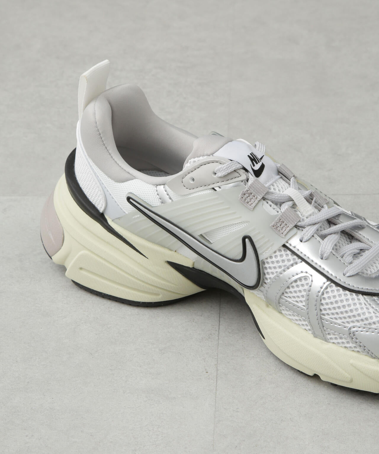 NIKE/NIKE V2K RUN 6705134233