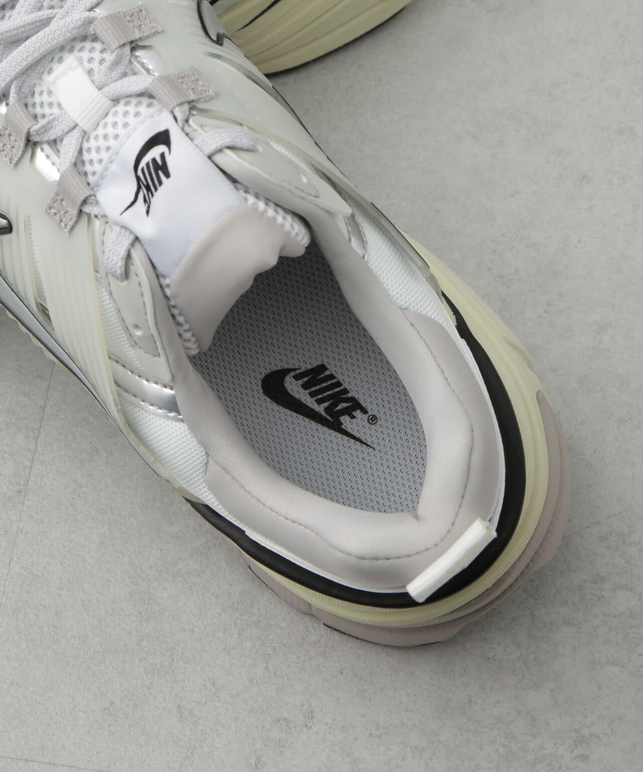 NIKE/NIKE V2K RUN 6705134233