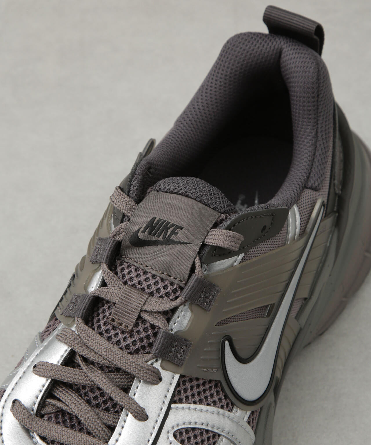 NIKE/NIKE V2K RUN 6705134234