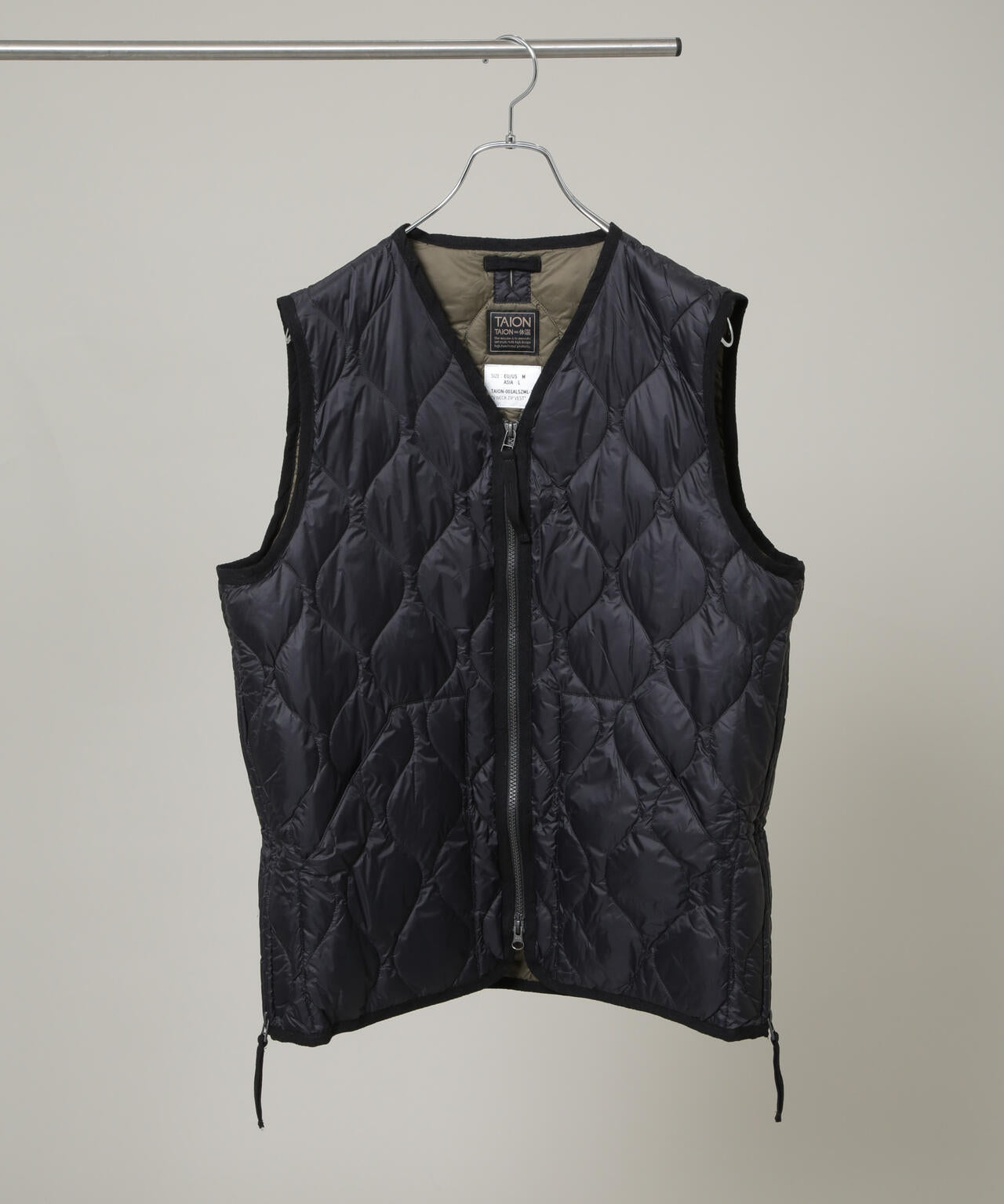 TAION/MILITARY V NECK W-ZIP DOWN VT 6705214034