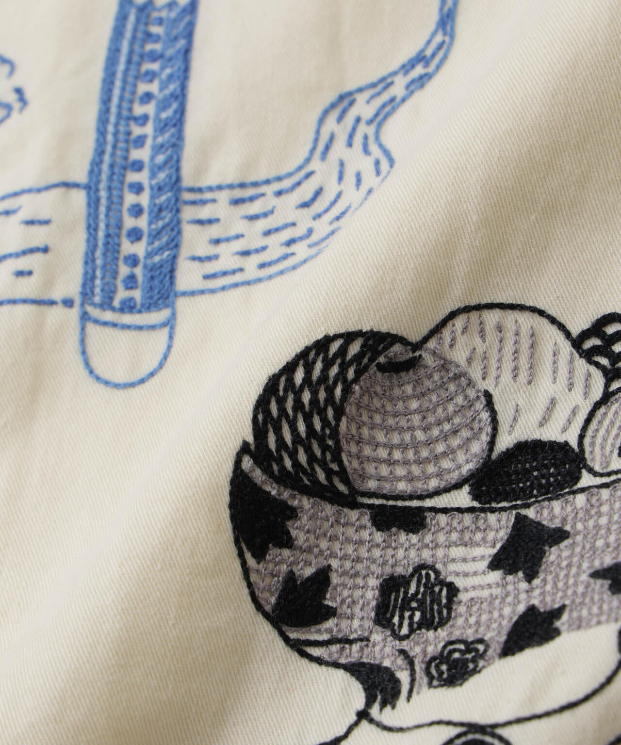 mii/PACED HAND EMBROIDERED SHIRT 6705220052