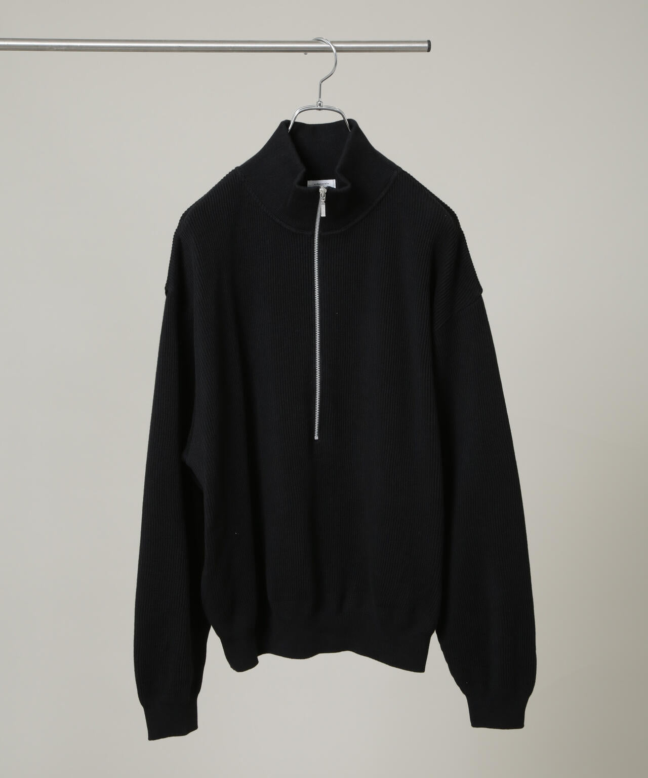 crepuscule/別注 ハーフジップ プルオーバー 早いもの勝ちです！ crepuscule / 別注 ハーフジップ プルオーバー