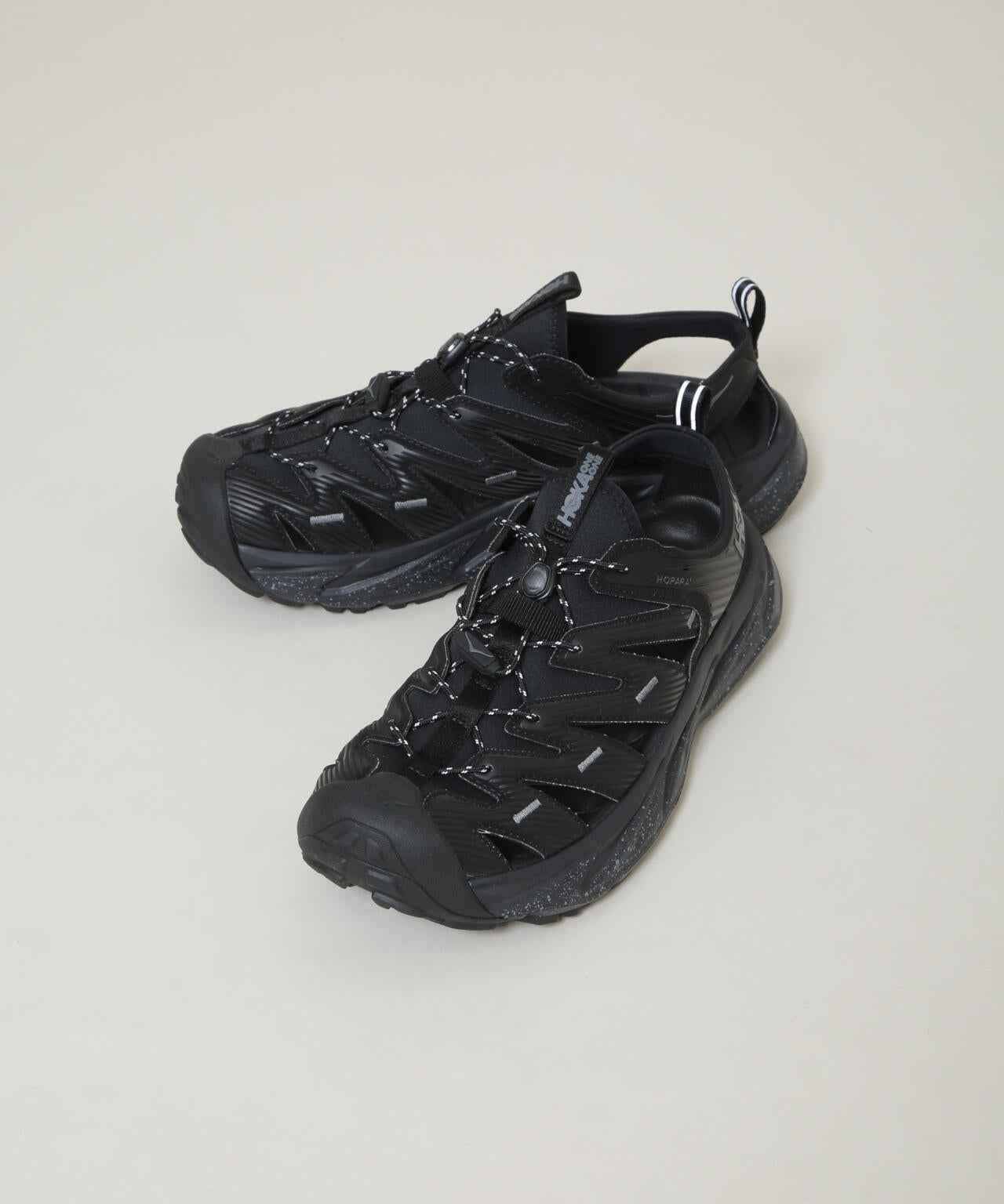 HOKA / U HOPARA
