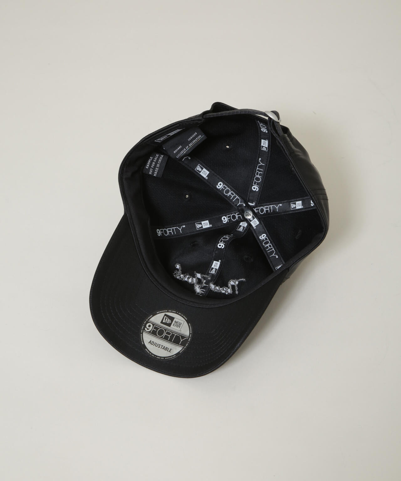 NEW ERA(R)/別注 940 NY / MLB SATIN SCRIPT CAP 6706139021