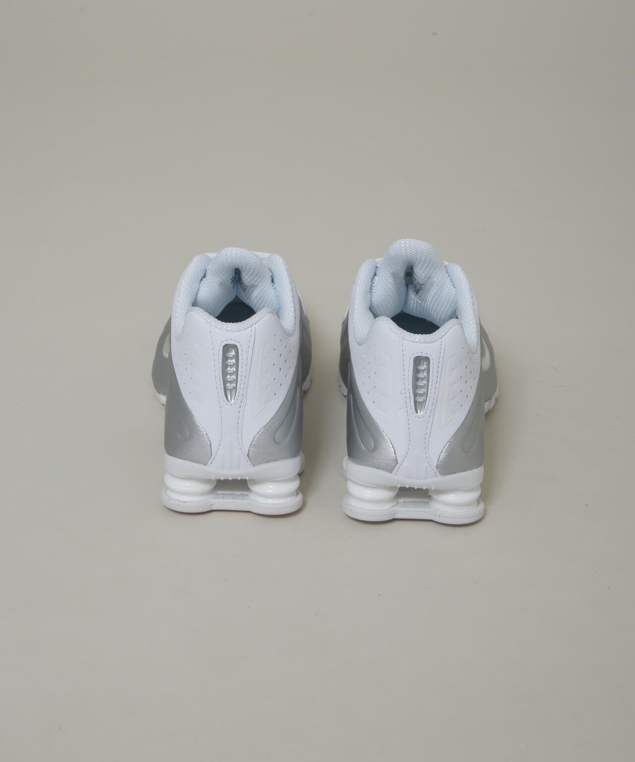 NIKE/ナイキ ショックス R4 6706234035