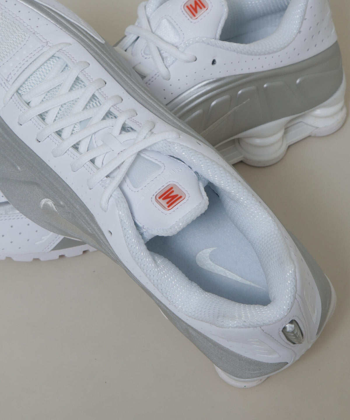 NIKE/ナイキ ショックス R4 6706234035