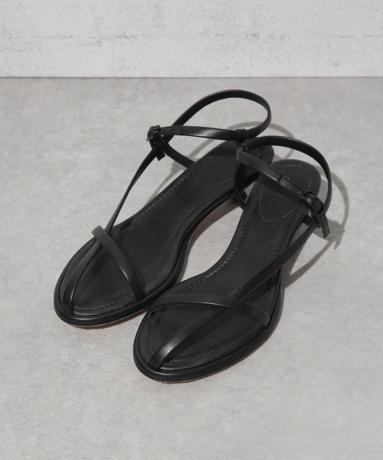 JVAM/GISELLE ローヒールサンダル 6714135200