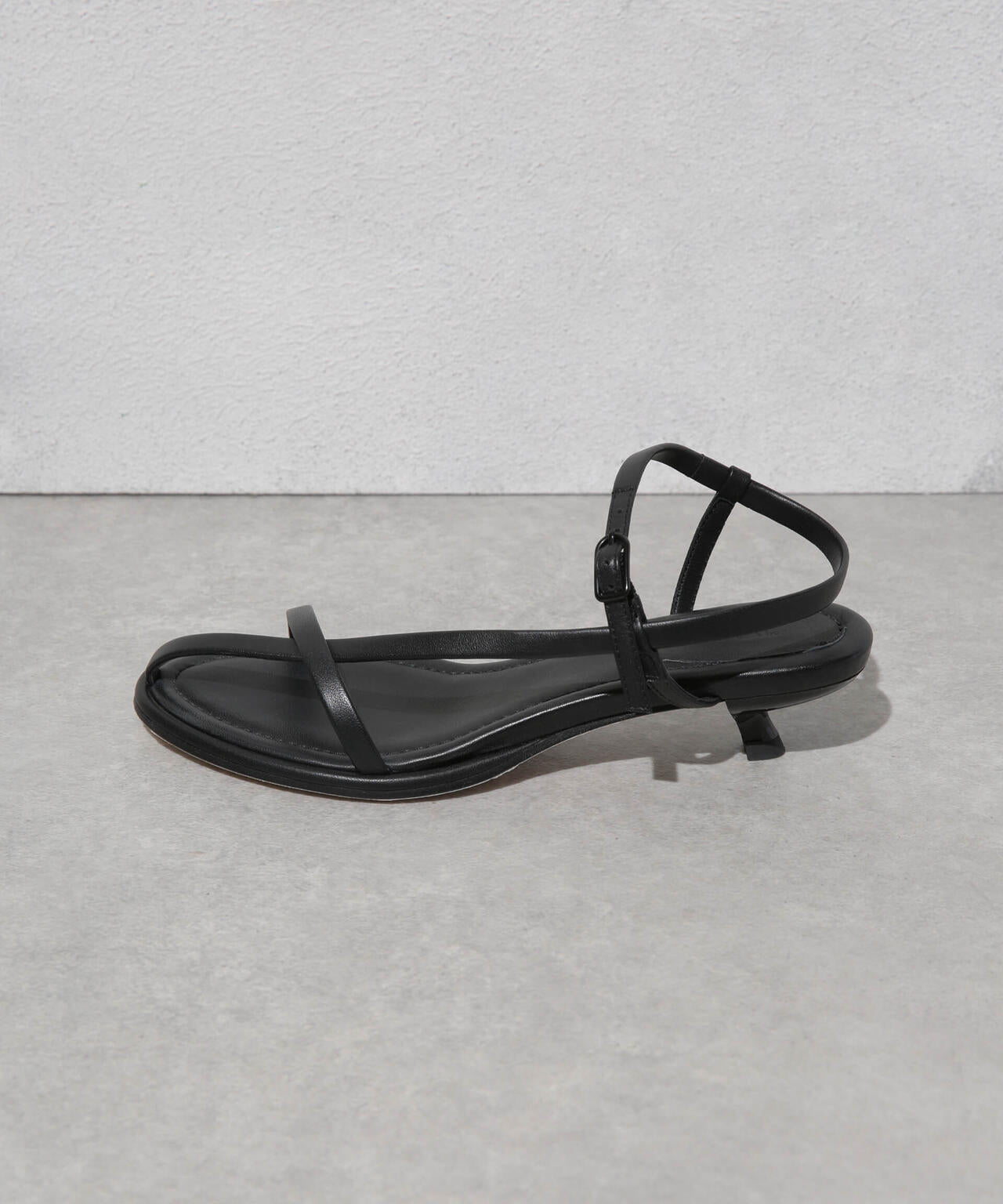 JVAM/GISELLE ローヒールサンダル 6714135200