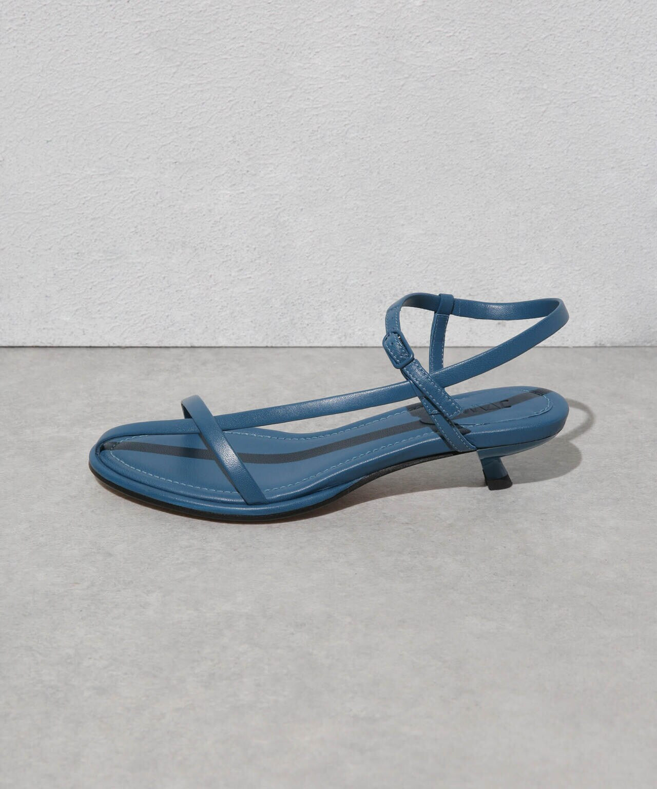 JVAM/GISELLE ローヒールサンダル 6714135200