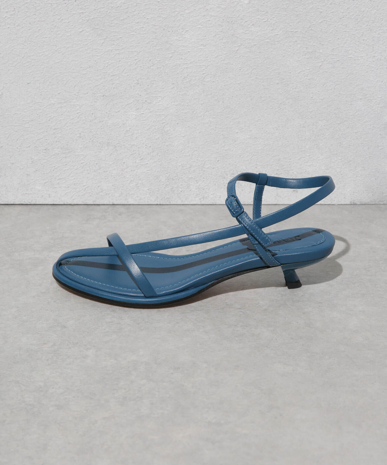 JVAM/GISELLE ローヒールサンダル 6714135200