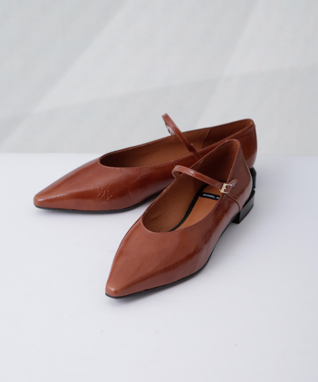 ANGEL ALARCON/ポインテッドストラップパンプス 6714233119