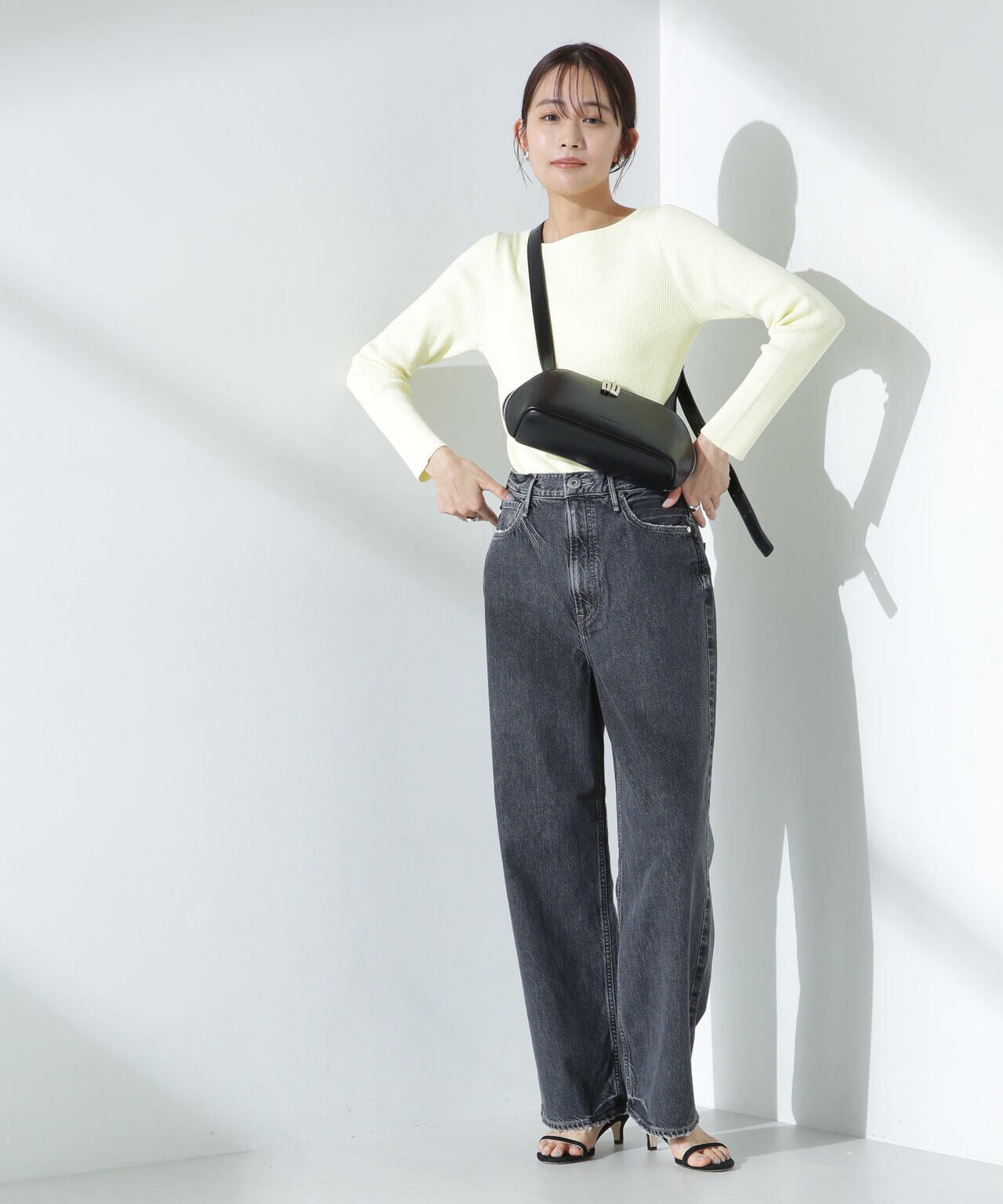 upper hights/THE GARNET ハイライズワイドテーパード デニム 6715127027