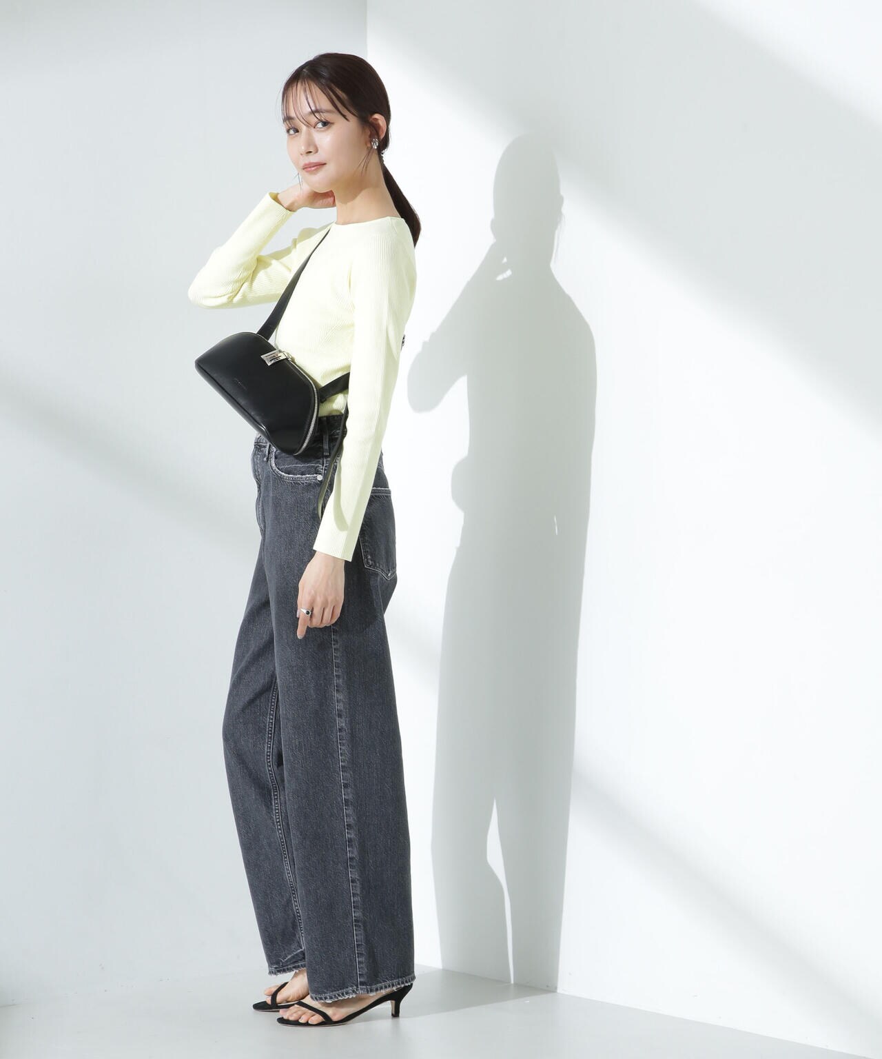 upper hights/THE GARNET ハイライズワイドテーパード デニム 6715127027