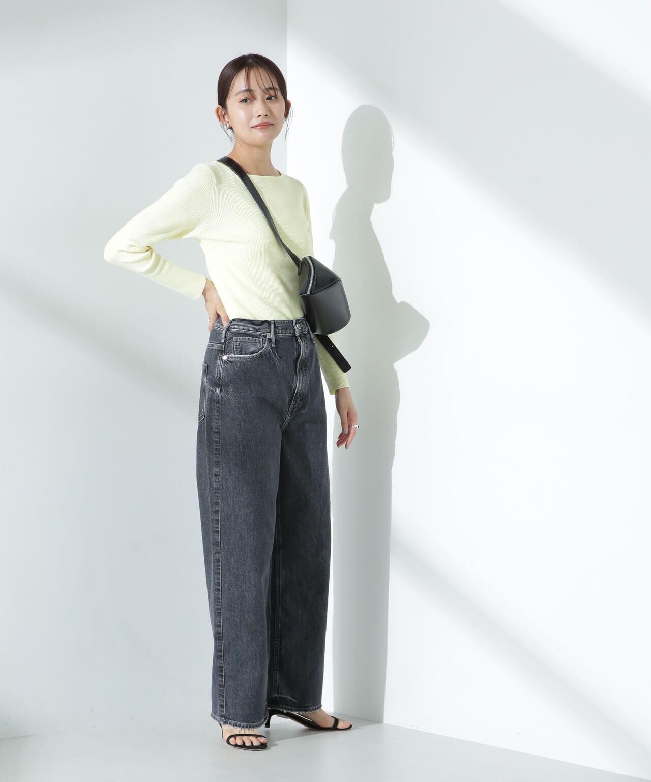 upper hights/THE GARNET ハイライズワイドテーパード デニム 6715127027