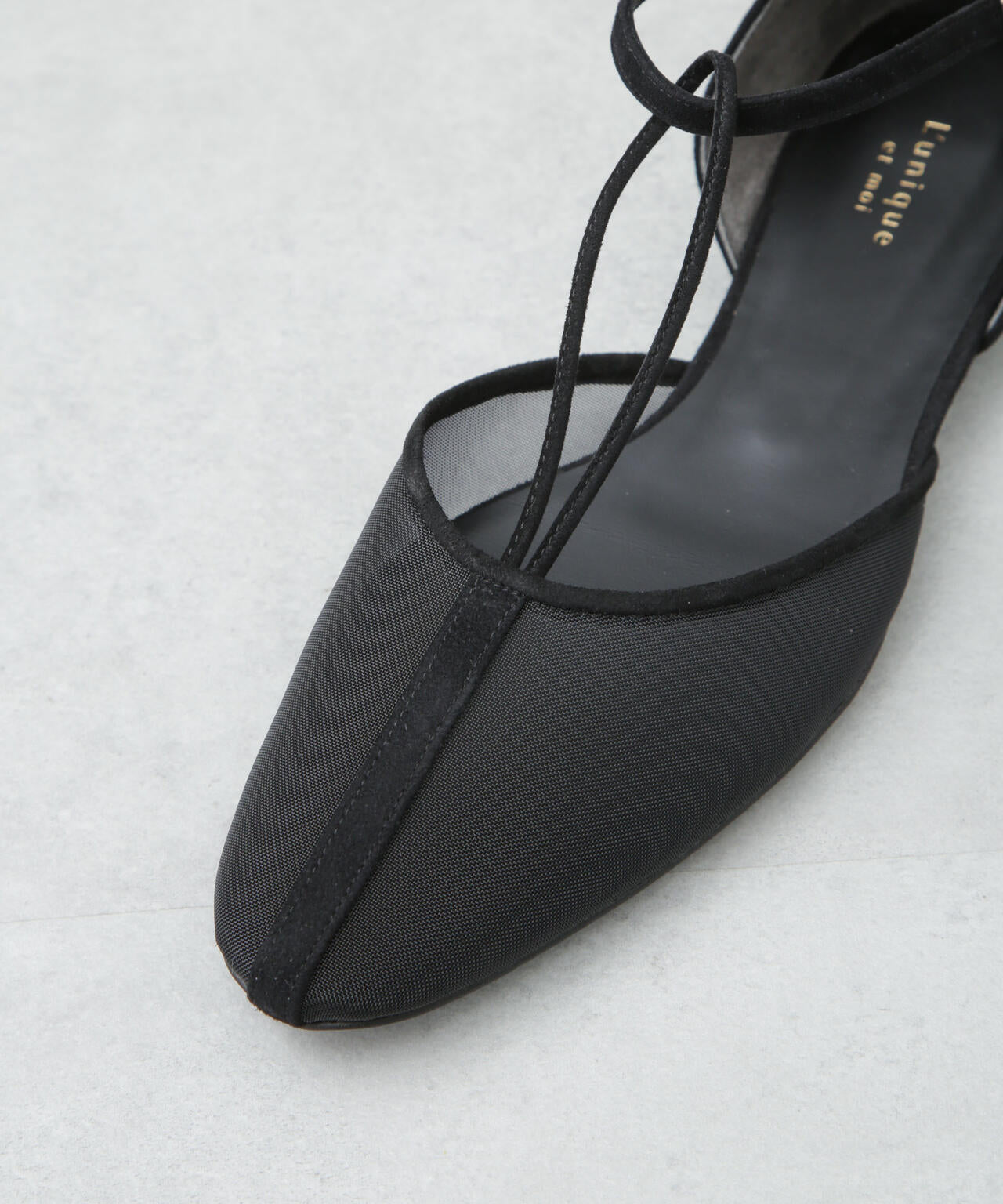 L'unique et moi/Lien Tストラップ フラットシューズ 6715133011