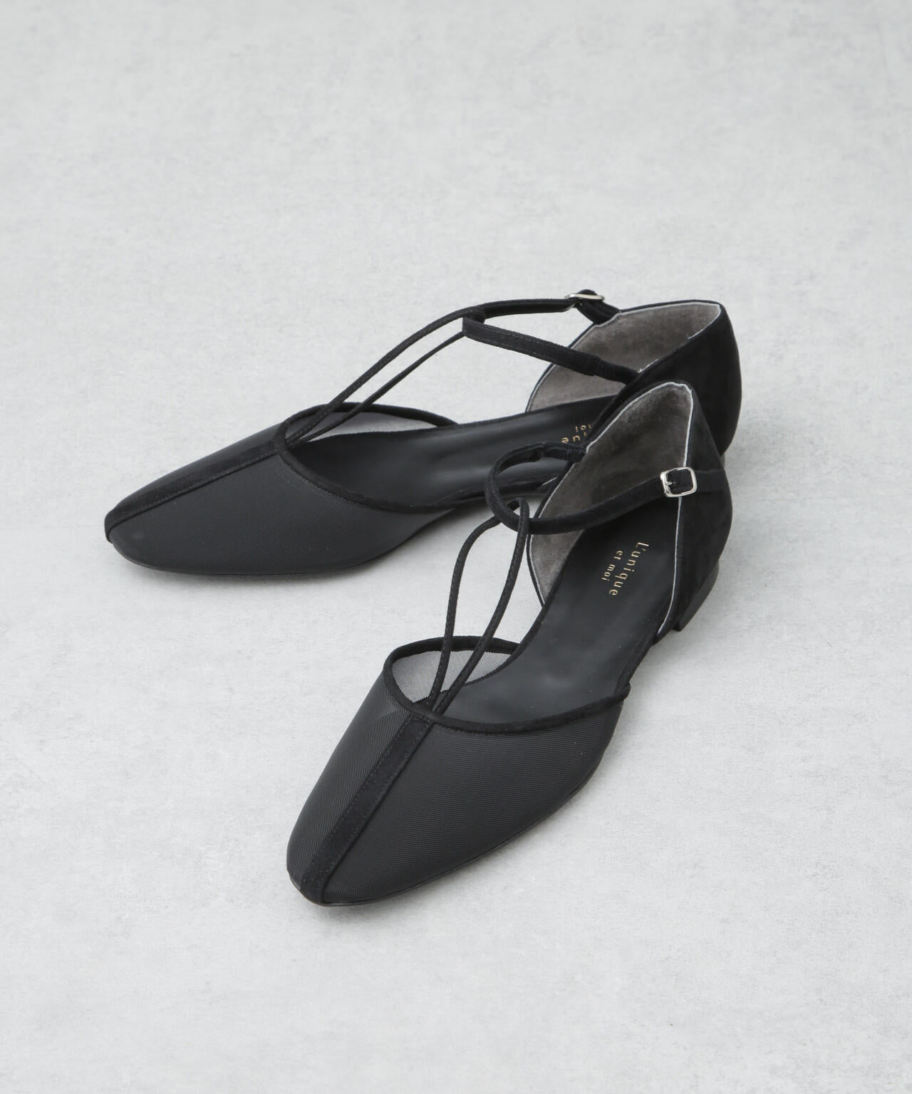 L'unique et moi/Lien Tストラップ フラットシューズ 6715133011