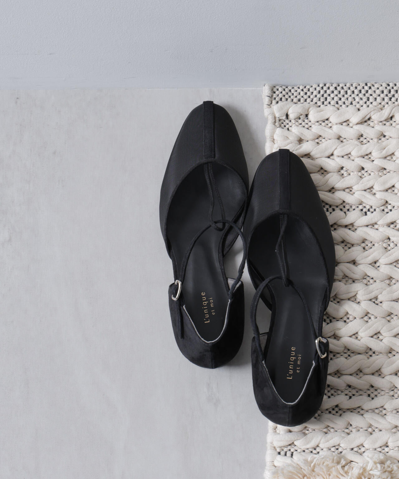 L'unique et moi/Lien Tストラップ フラットシューズ 6715133011