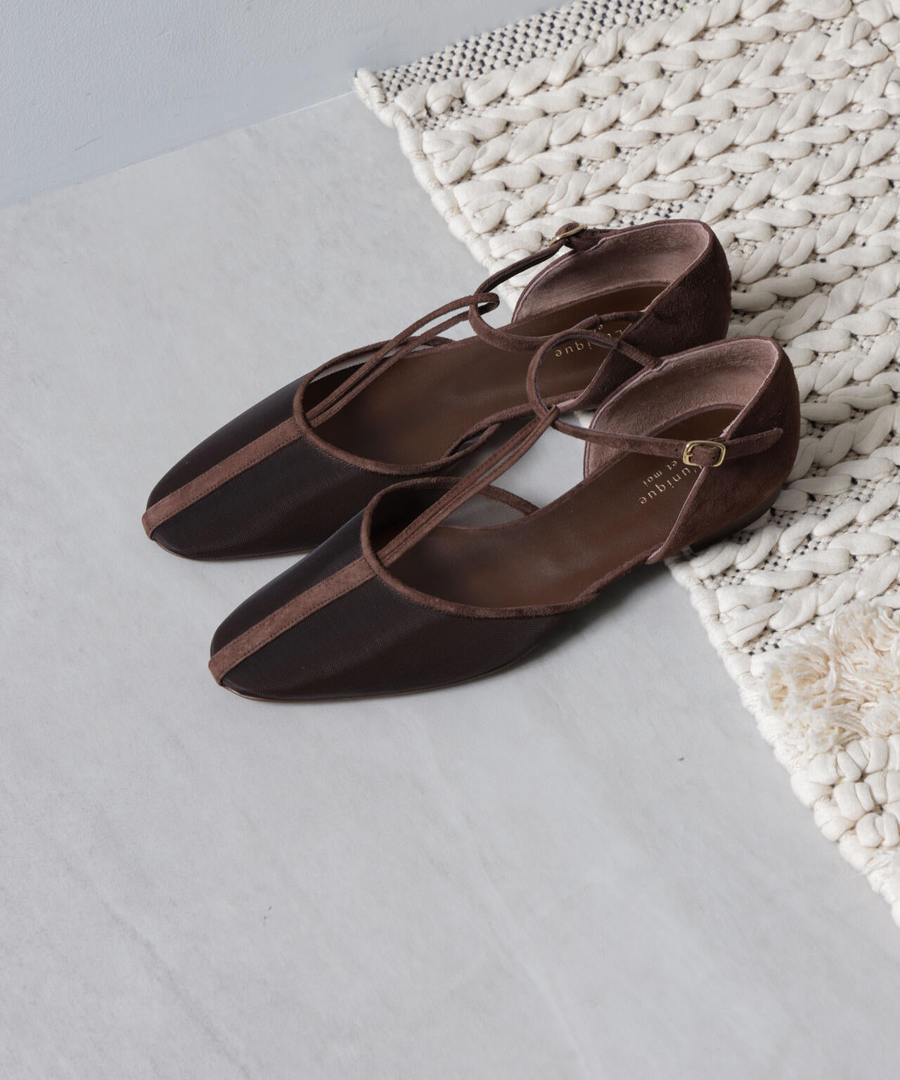 L'unique et moi/Lien Tストラップ フラットシューズ 6715133011