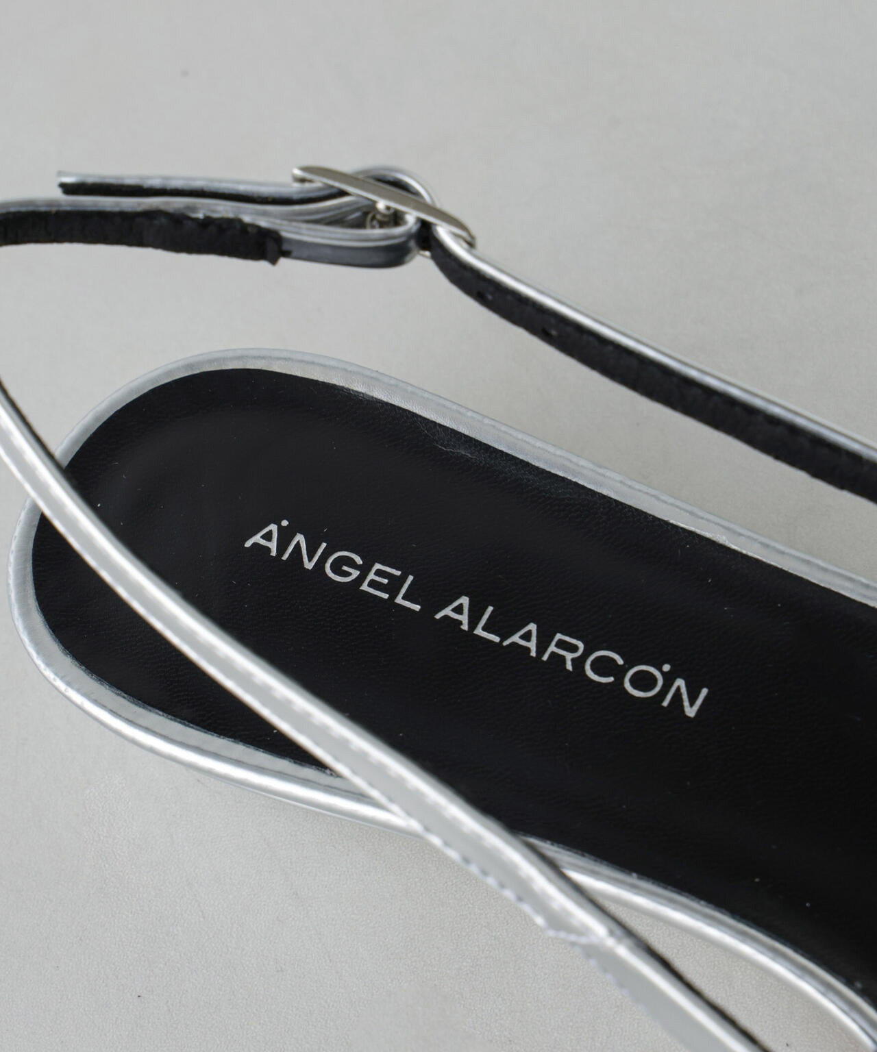 ANGEL ALARCON/ポインテッド スリングバックミュール 6715133017