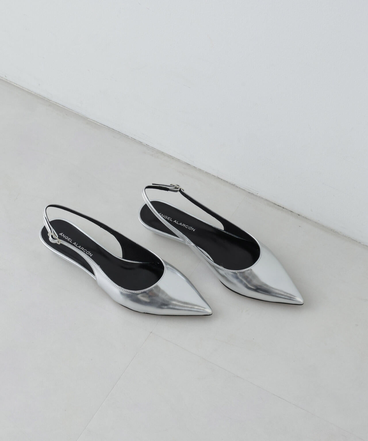 ANGEL ALARCON/ポインテッド スリングバックミュール 6715133017