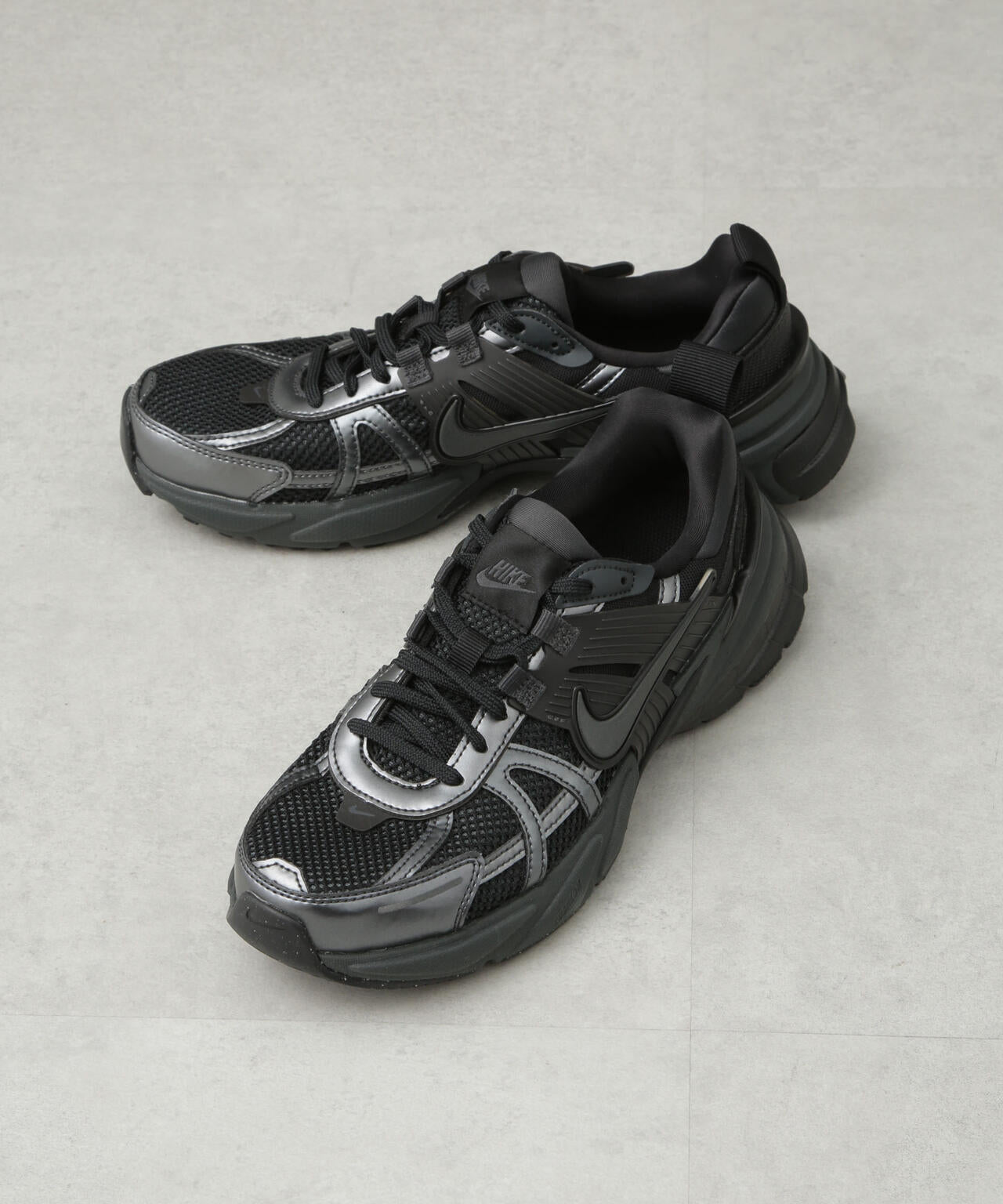 NIKE / ナイキ V2K ラン