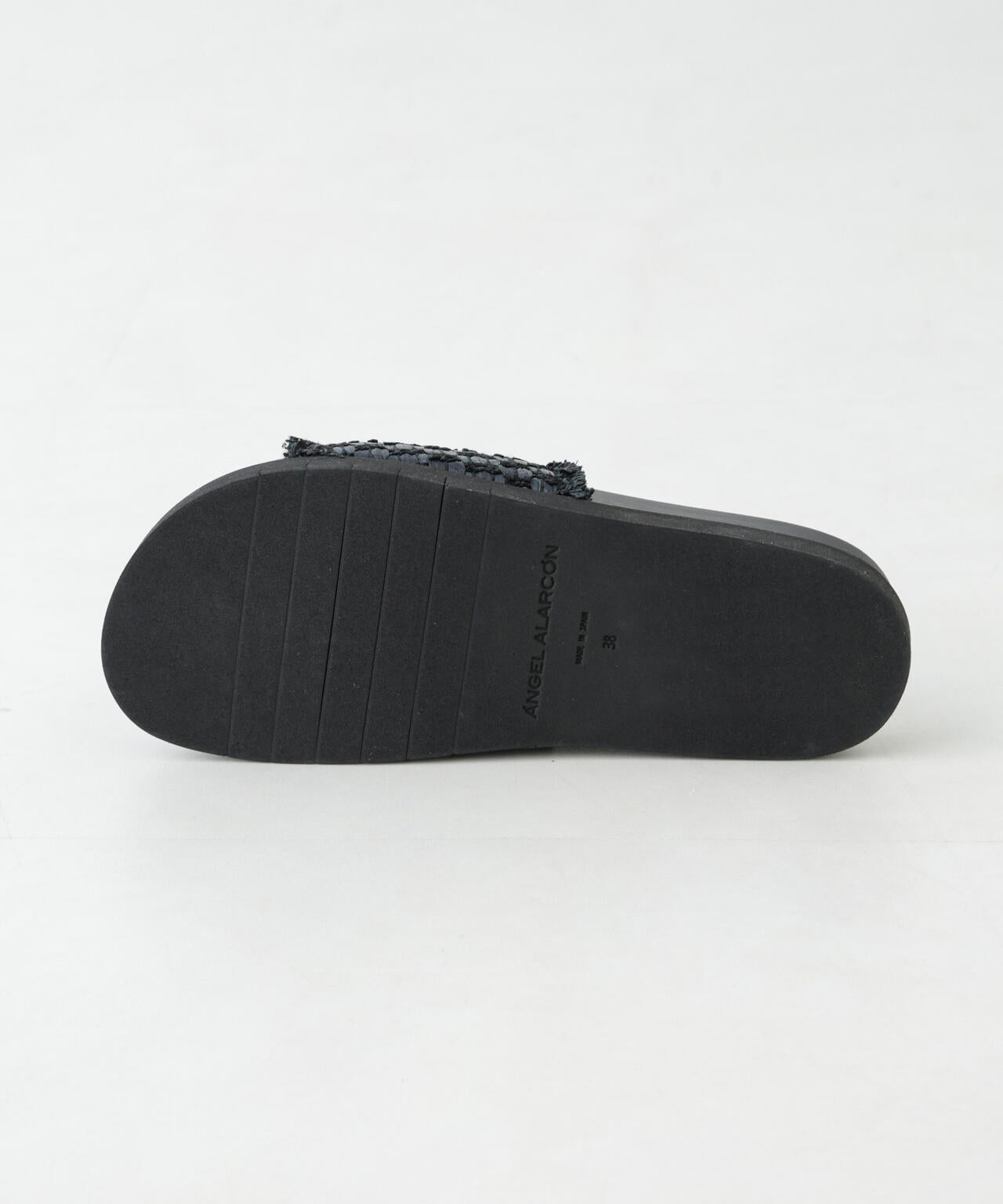 ANGEL ALARCON/ラフィア フラットサンダル 6715135130