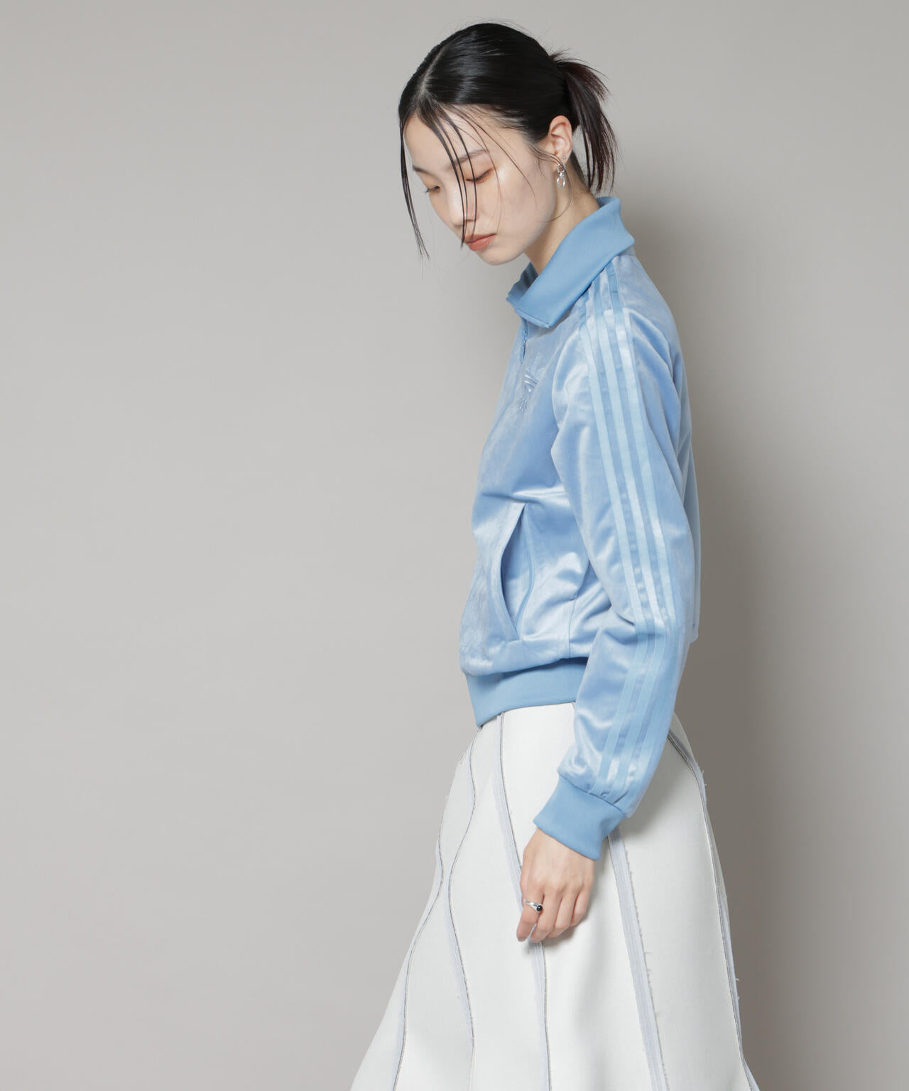 adidas/VELVET TRACK JAKET ASH BLUE 6715216008