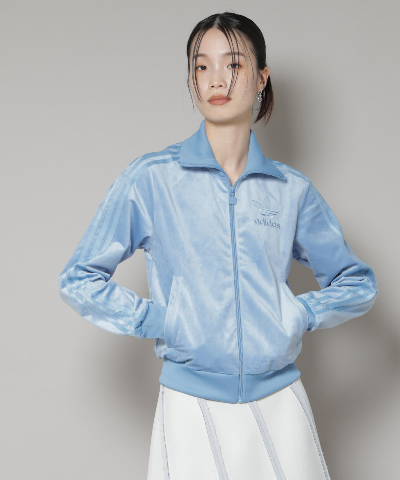 adidas/VELVET TRACK JAKET ASH BLUE 6715216008