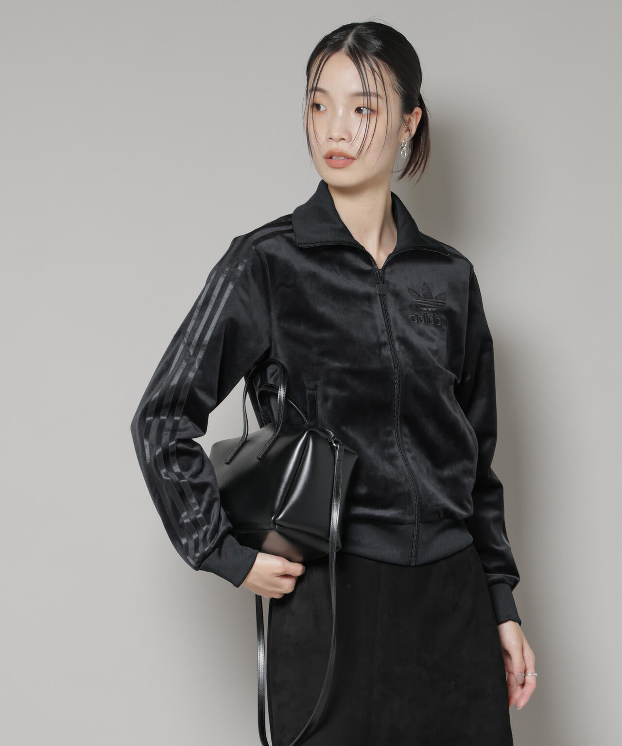 adidas/VELVET TRACK JAKET BLACK 6715216009