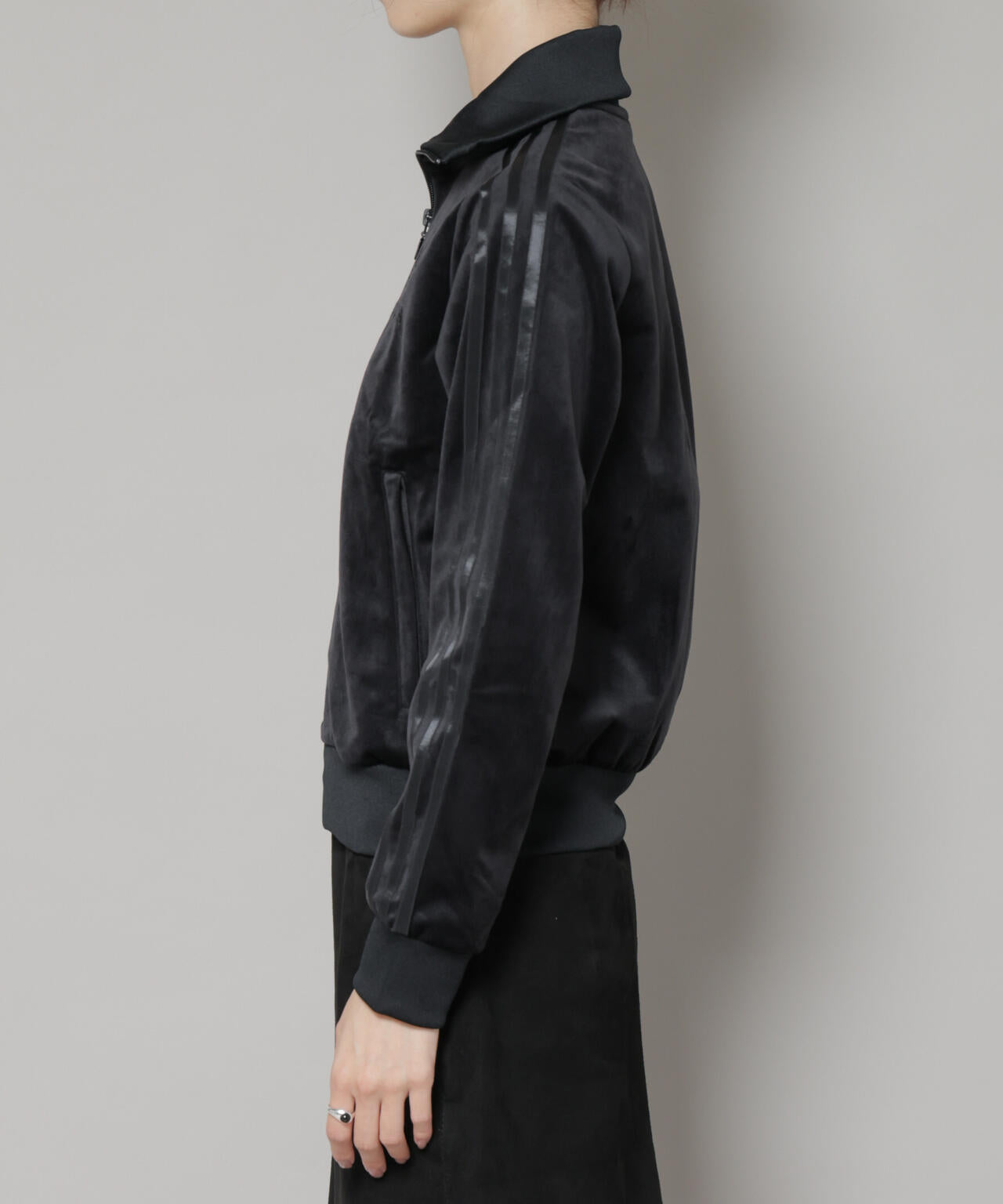 adidas/VELVET TRACK JAKET BLACK 6715216009