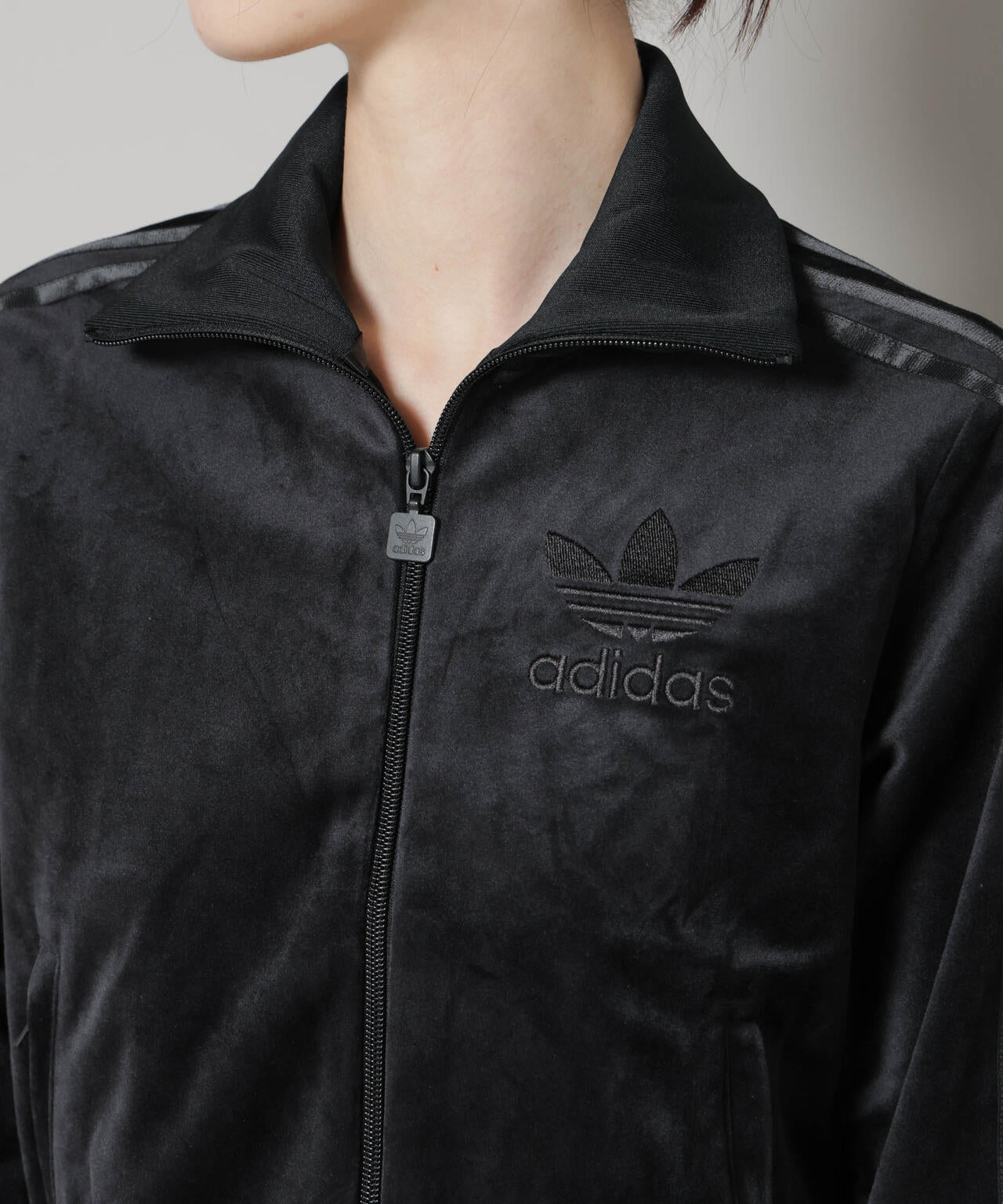 adidas/VELVET TRACK JAKET BLACK 6715216009