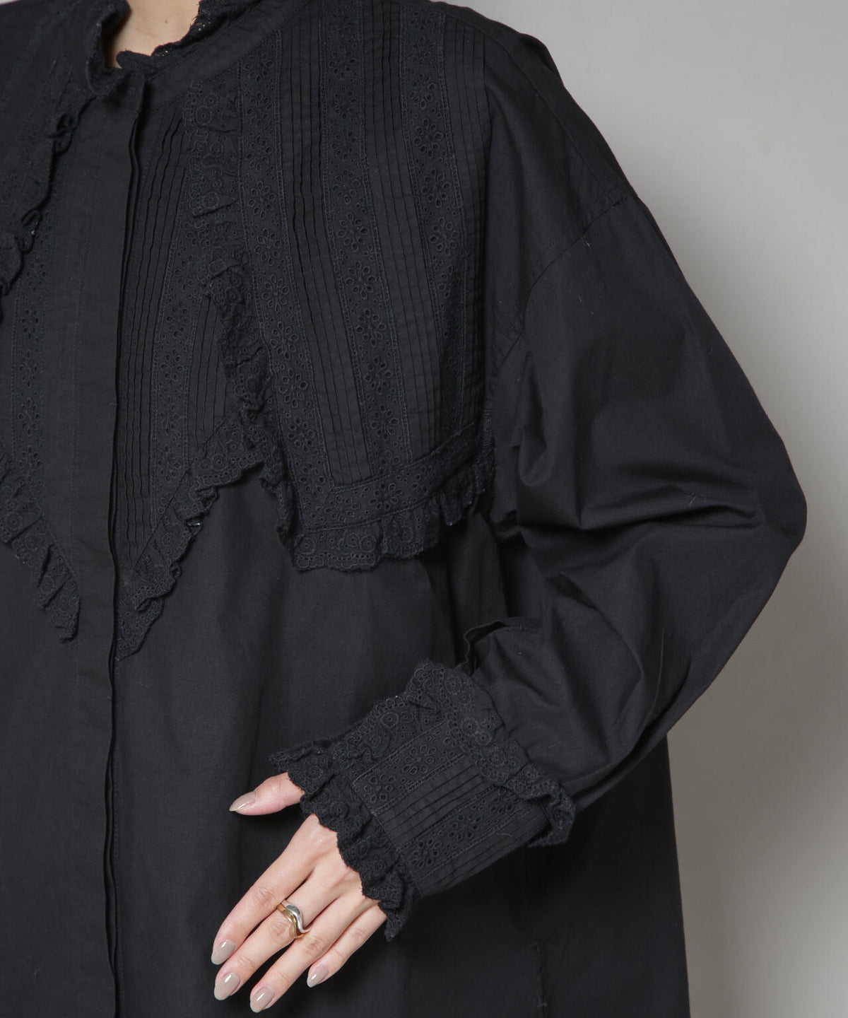 Sara mallika/COTTON PINTUCK LACE BLOUSE 6715221001