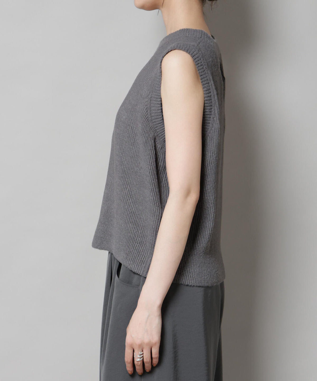 Gongdid Design/Knit pleated vest 6715222059