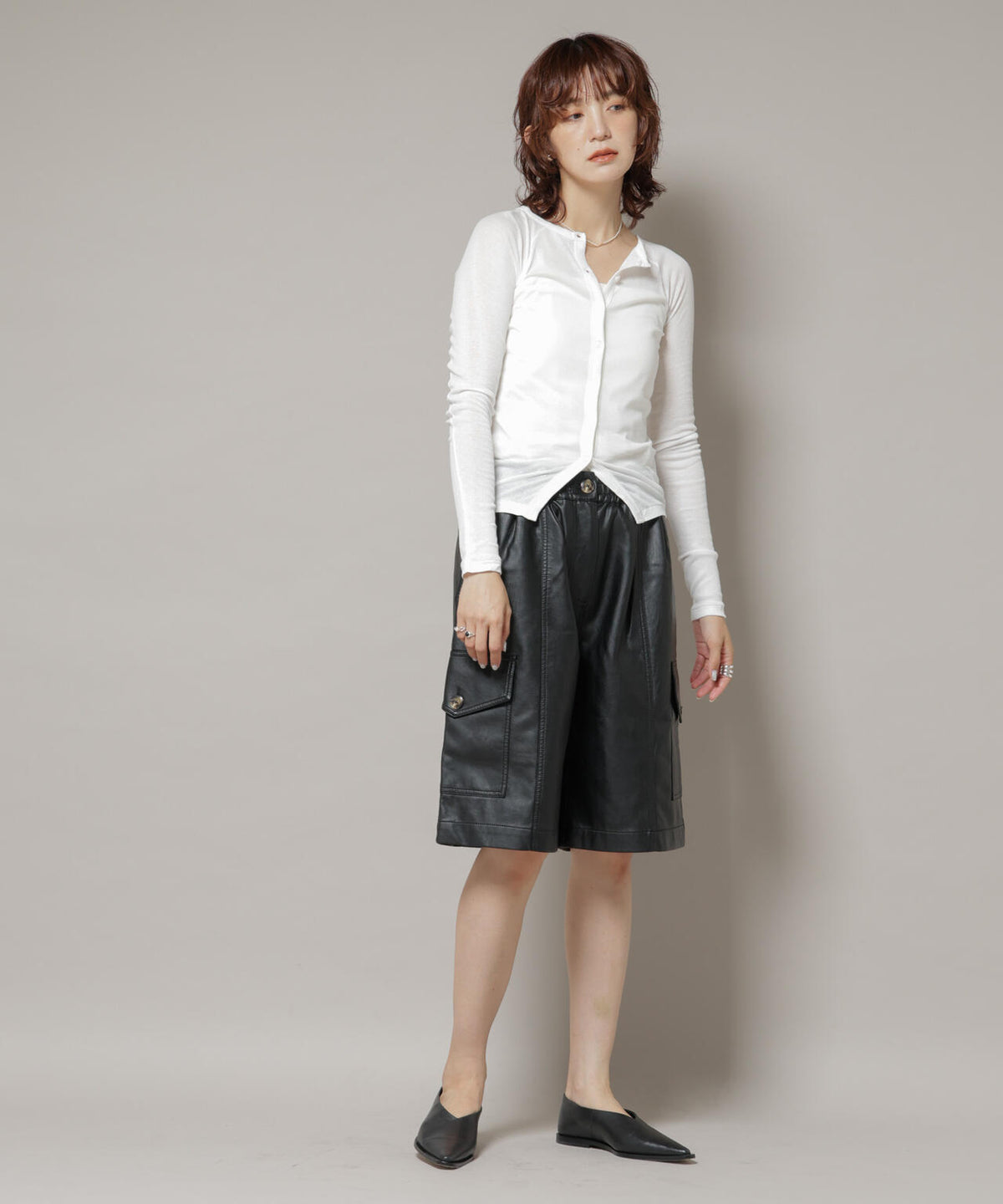 BAUM UND PFERDGARTEN/Textured Faux Leather ハーフパンツ 6715228001