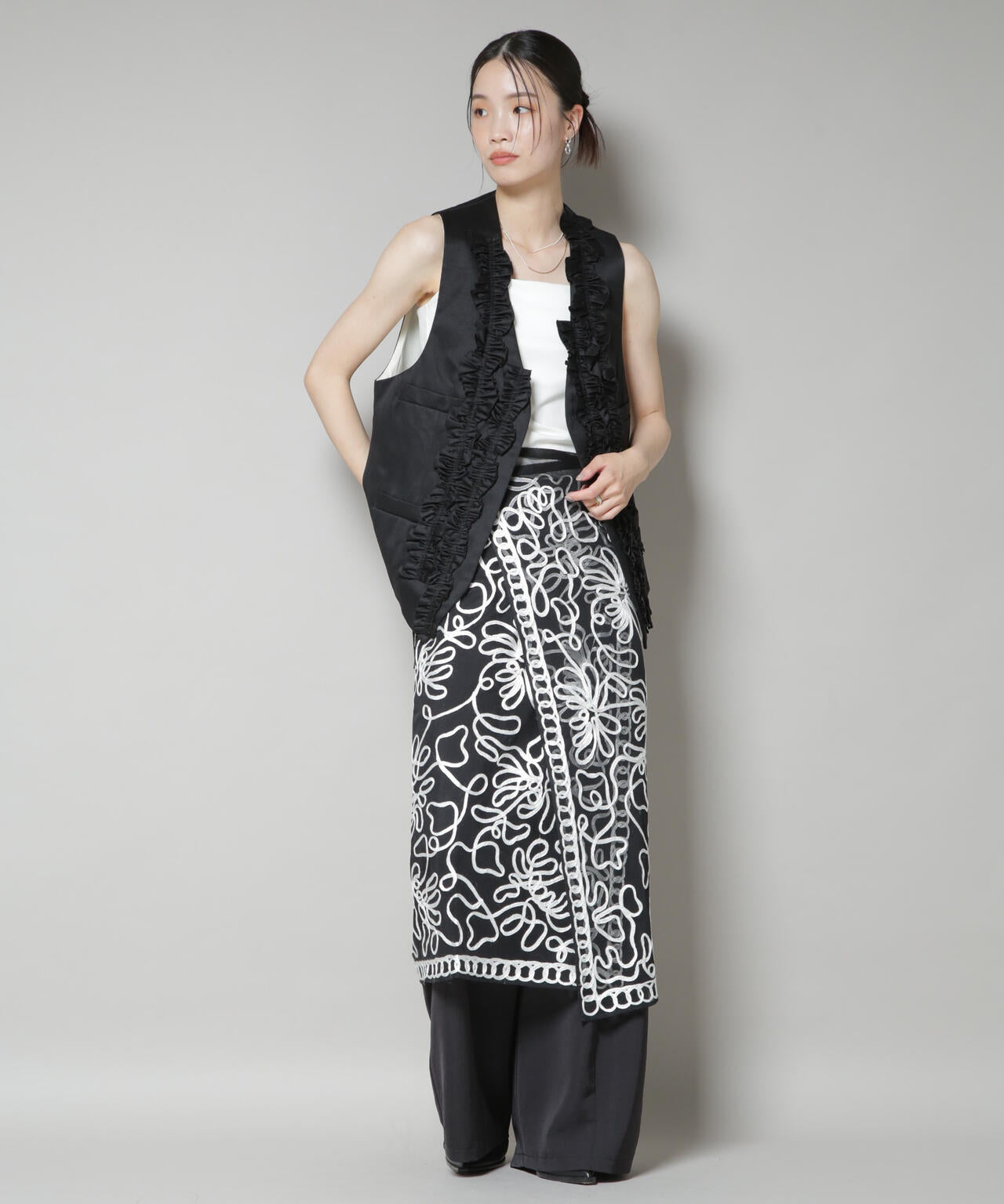 Sara mallika/TULLETAPEEMBROIDERY WRAP SKIRT 6715230011