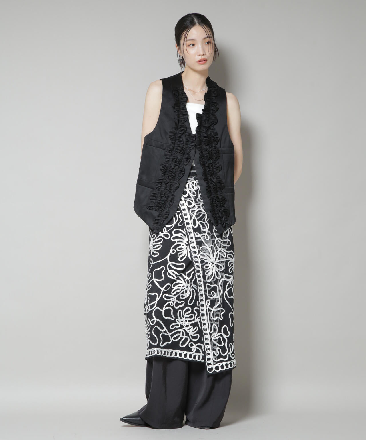 Sara mallika/TULLETAPEEMBROIDERY WRAP SKIRT 6715230011