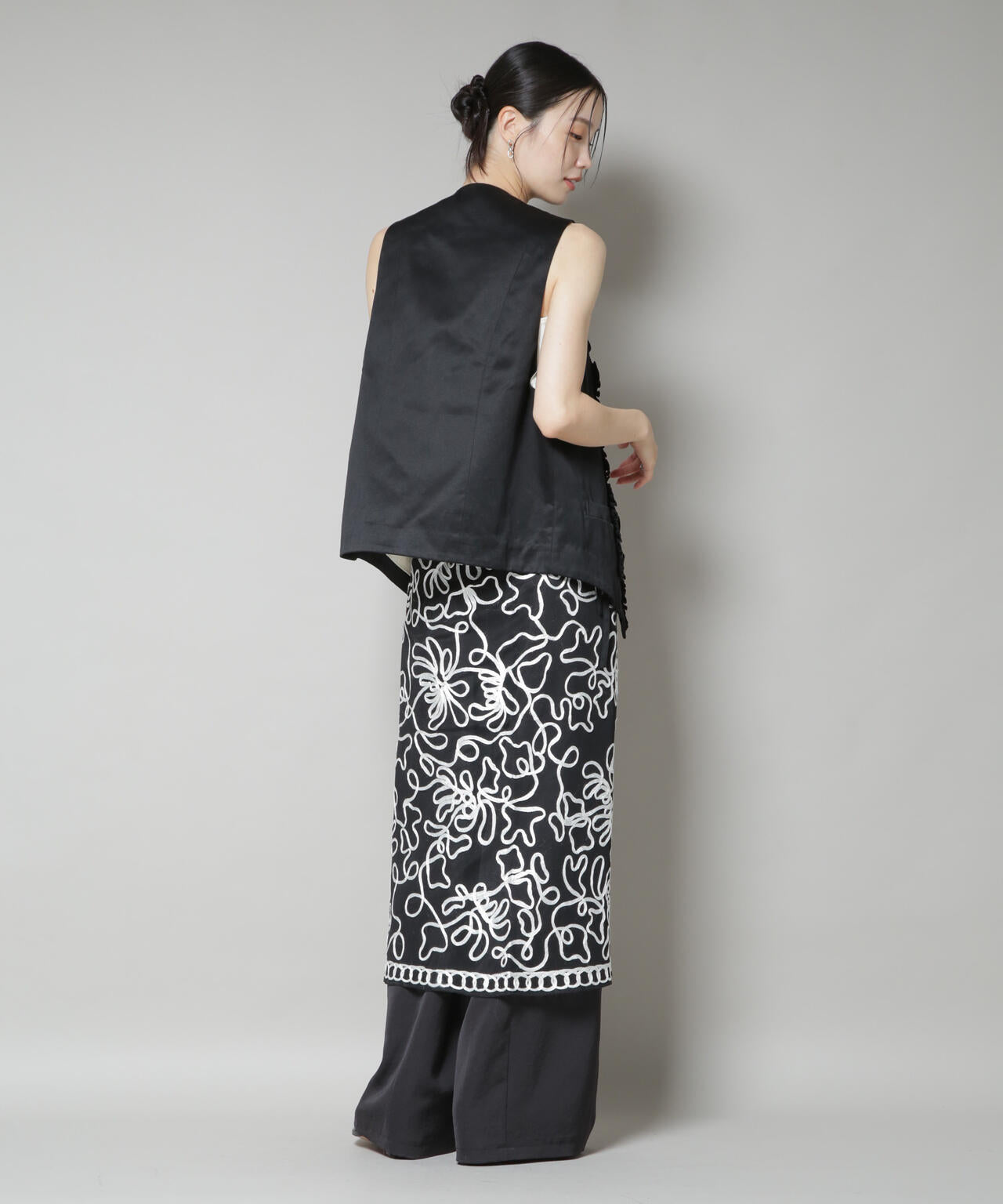 Sara mallika/TULLETAPEEMBROIDERY WRAP SKIRT 6715230011