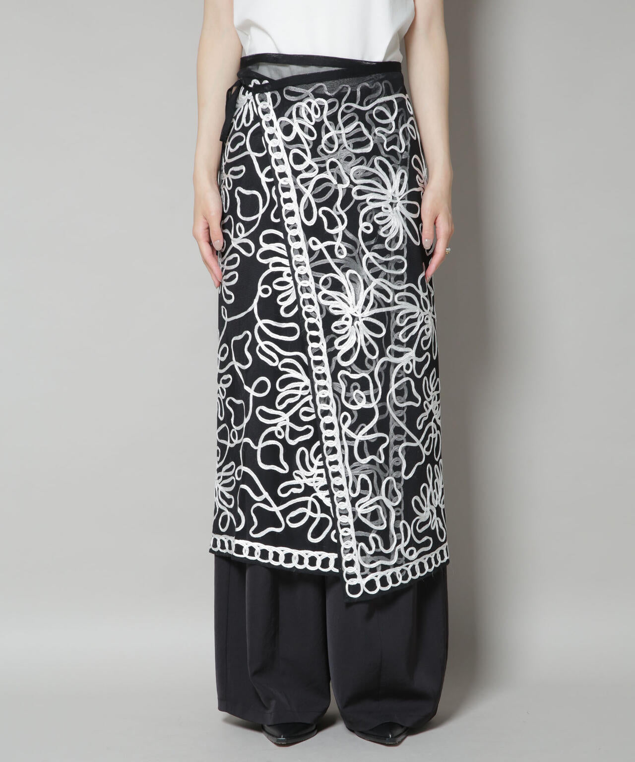Sara mallika/TULLETAPEEMBROIDERY WRAP SKIRT 6715230011