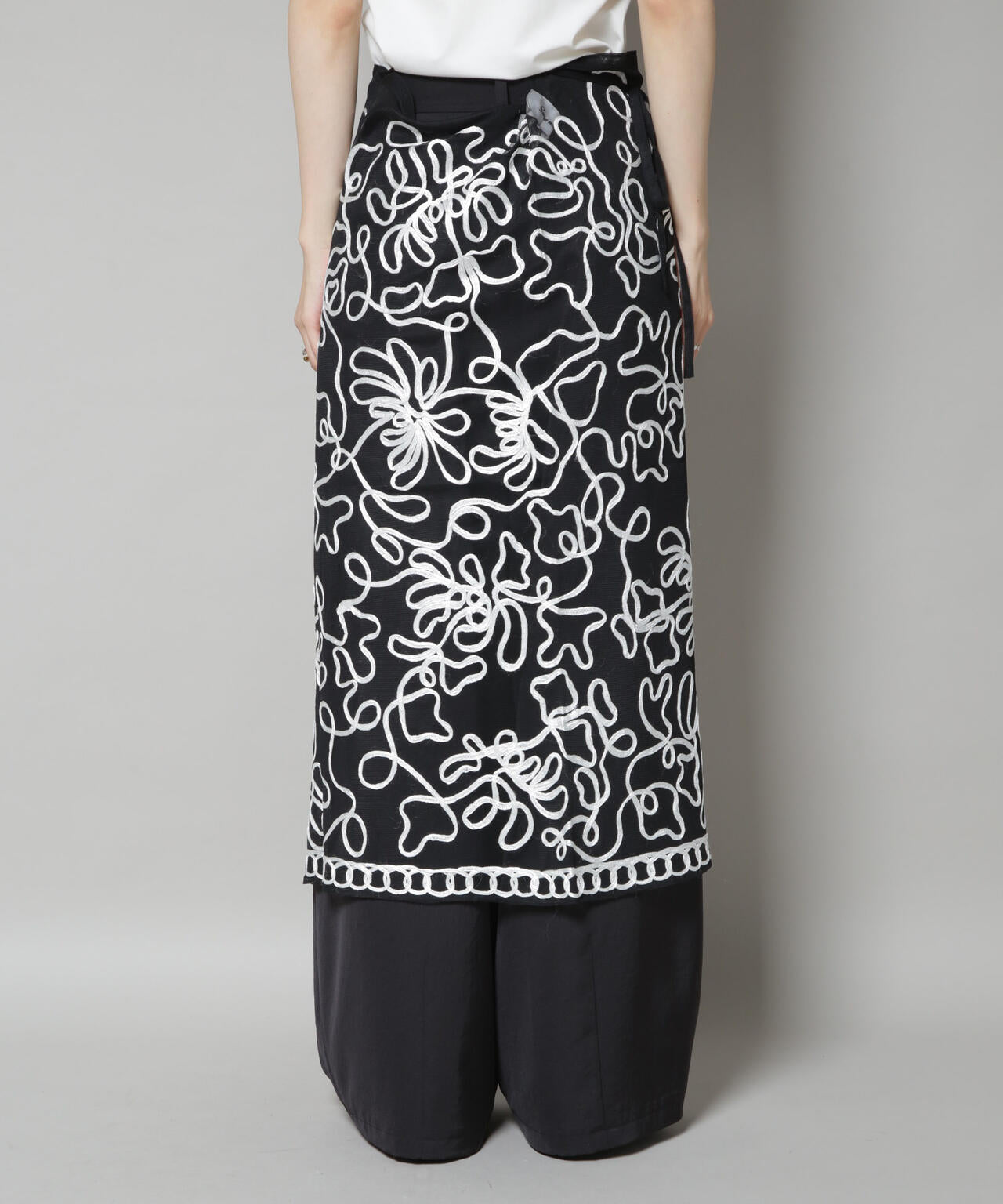 Sara mallika/TULLETAPEEMBROIDERY WRAP SKIRT 6715230011
