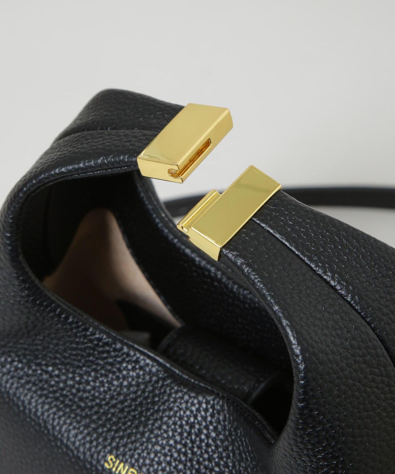 SINBONO/Vivienne Small クロスボディバッグ 6715232376