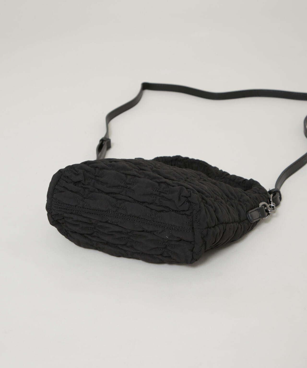 HVISK/Twist クロスボディバッグ 6715232412