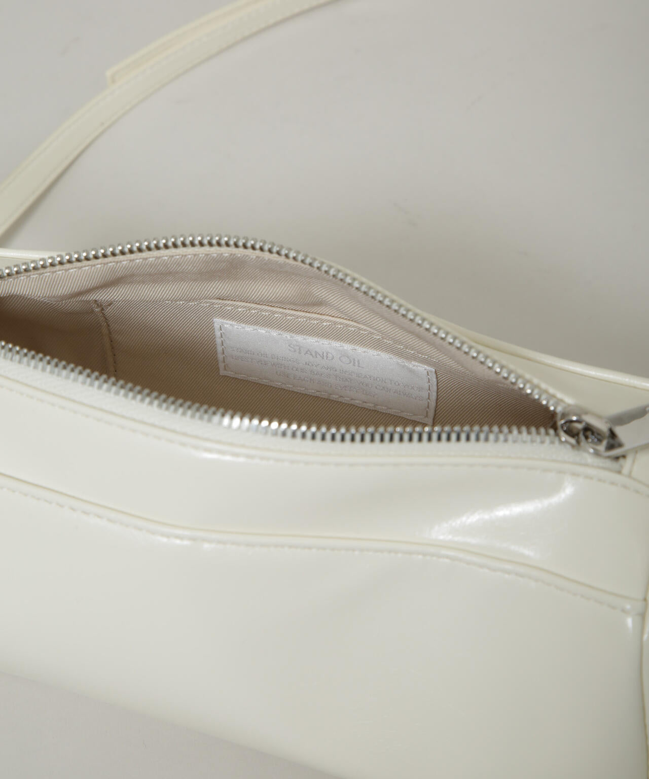 STAND OIL/CHUNKY BAG CREAM 6715232419