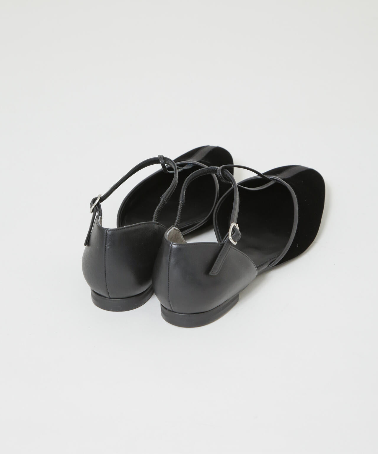 L'unique et moi/Air Tストラップ フラットシューズ 6715233102