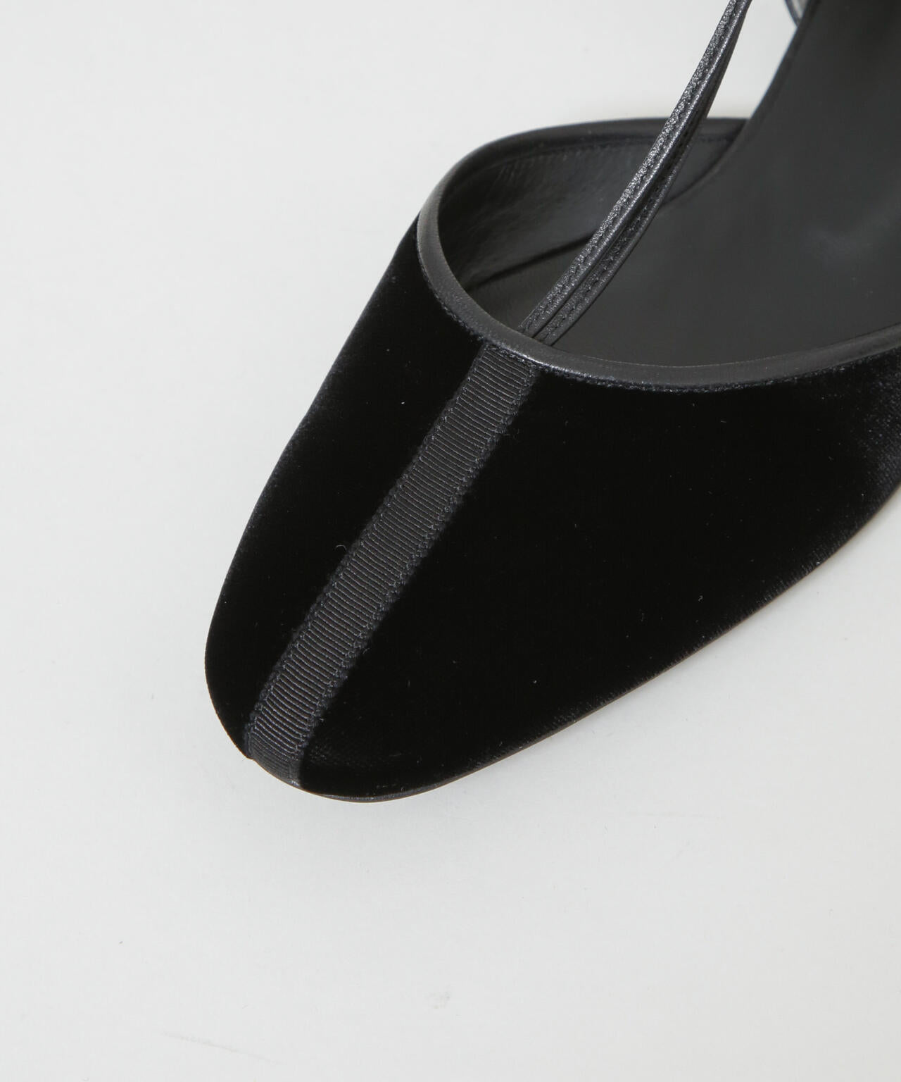 L'unique et moi/Air Tストラップ フラットシューズ 6715233102