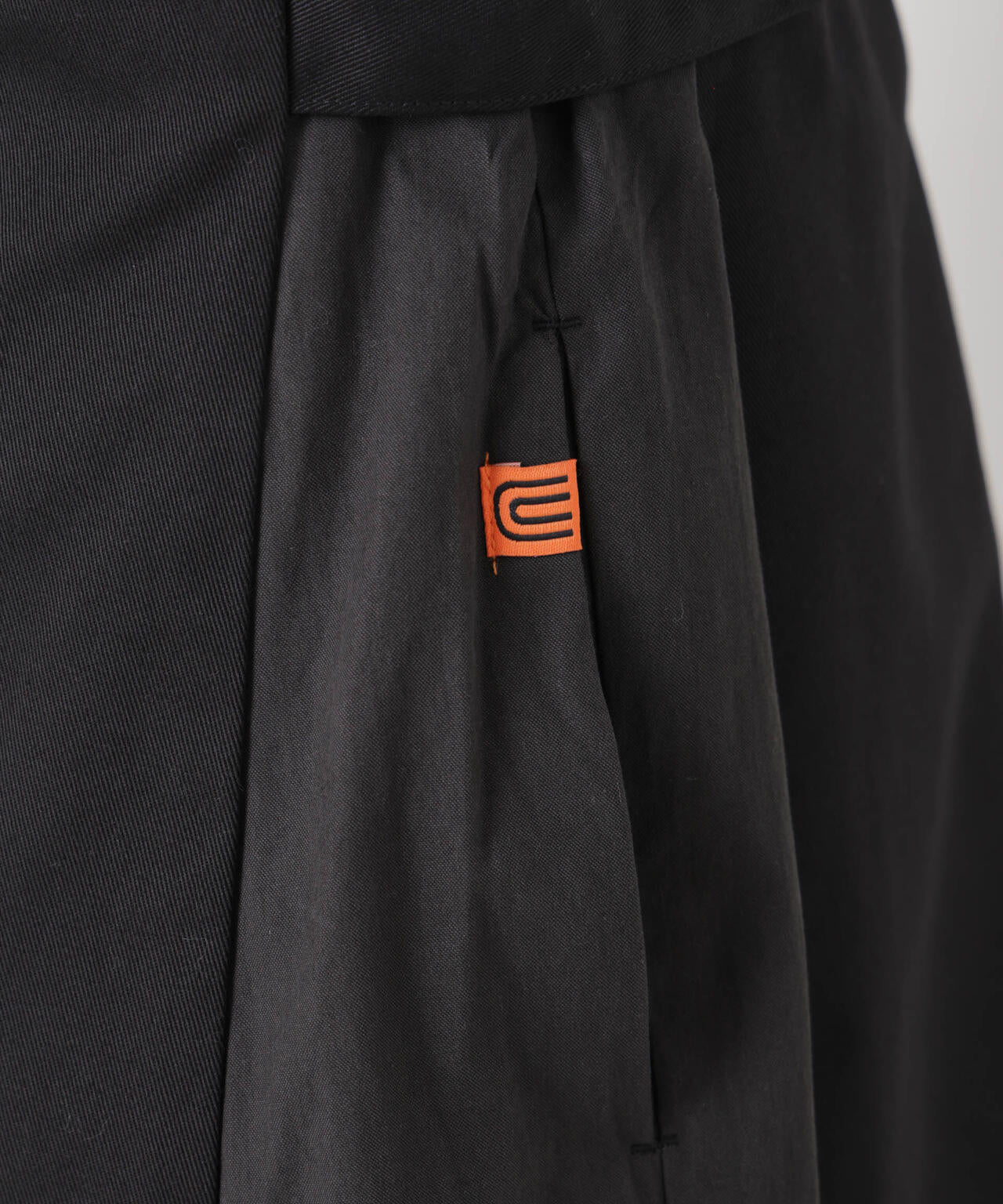 UNIVERSAL OVERALL/TWILL JUMPER SKIRT 6716119002