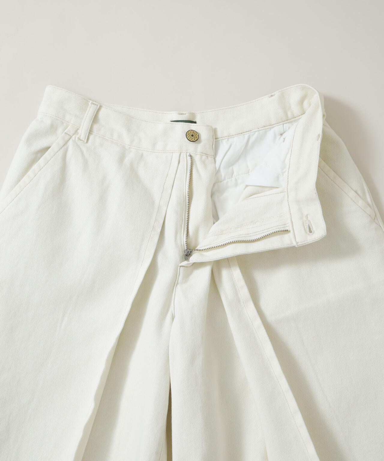 157/HALF TUCK SHORTS 6716127024