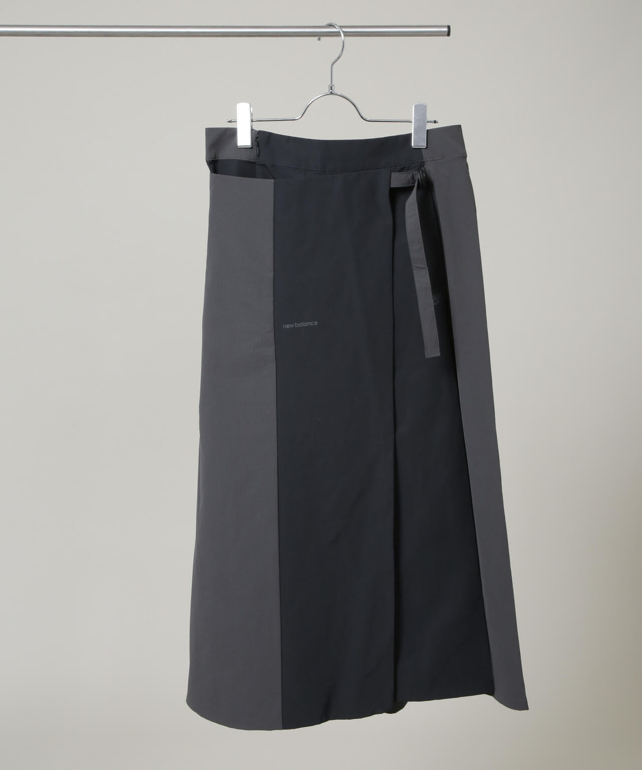 new balance / NB Greyカラーブロックスカート