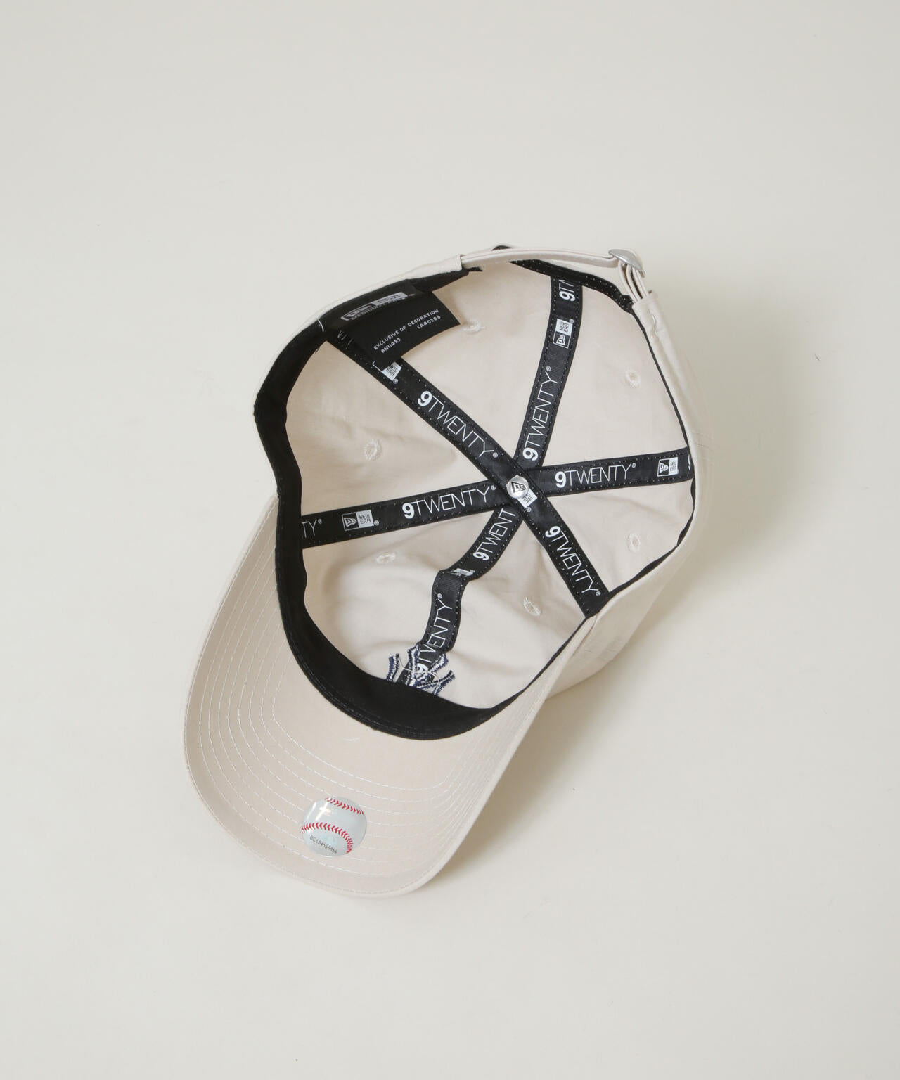 NEW ERA(R)/920 NEYYAN TYPEWRITER LBEI 6716139009
